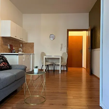 De Luxe 4 Plaza